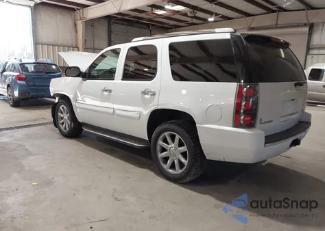 2007 GMC Yukon Denali z USA, uszkodzony, nr VIN 1GKFK63807J383374